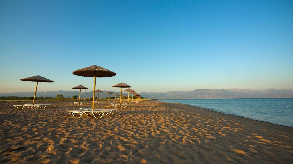 Buca Beach Resort Messíni Esterno foto